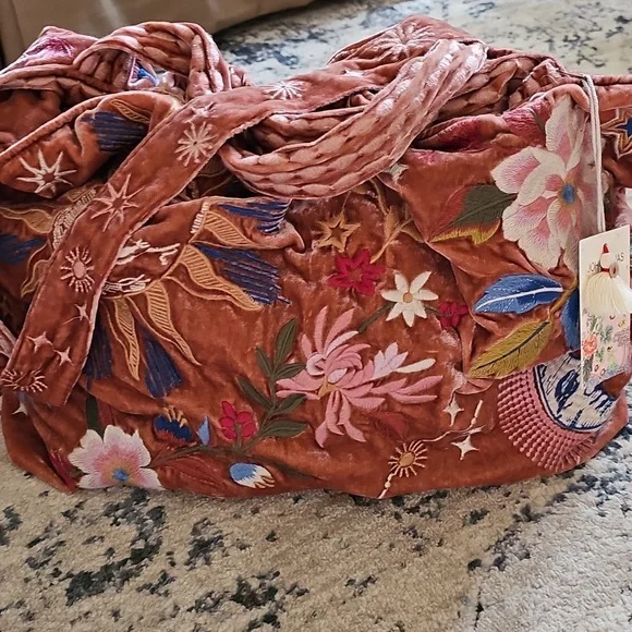 Johnny Was Celestin Velvet Tote  - Rare - EUC -  Price Firm - Picture 16 of 17